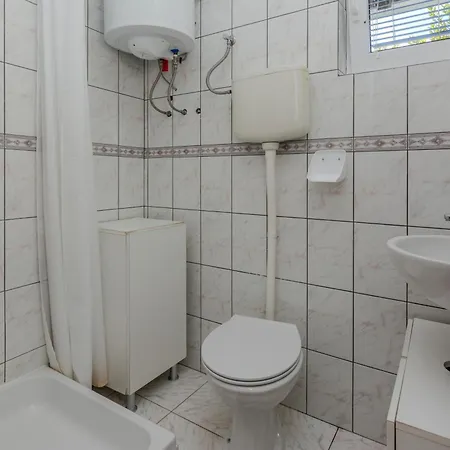 Апартаменты By The Sea - 23519 Вир